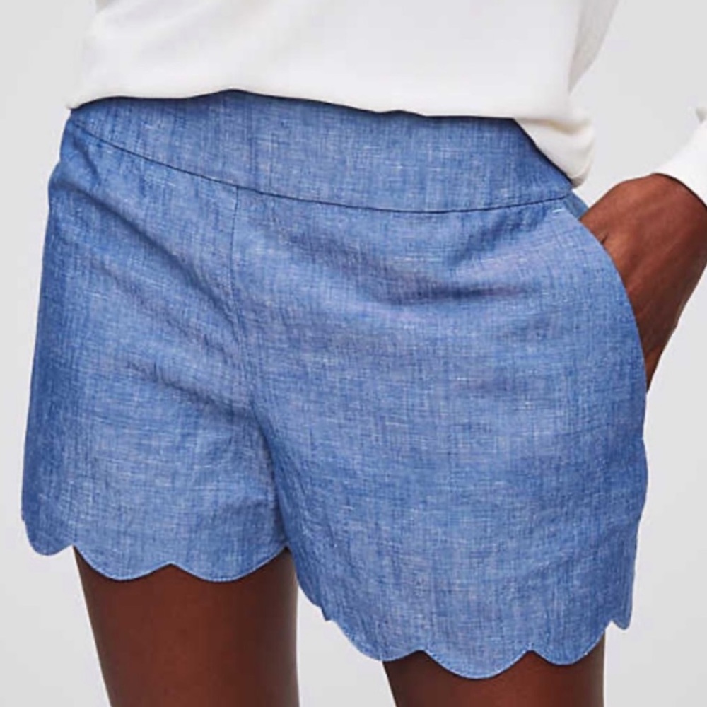 LOFT Scalloped Hem Chambray Shorts Size 4
